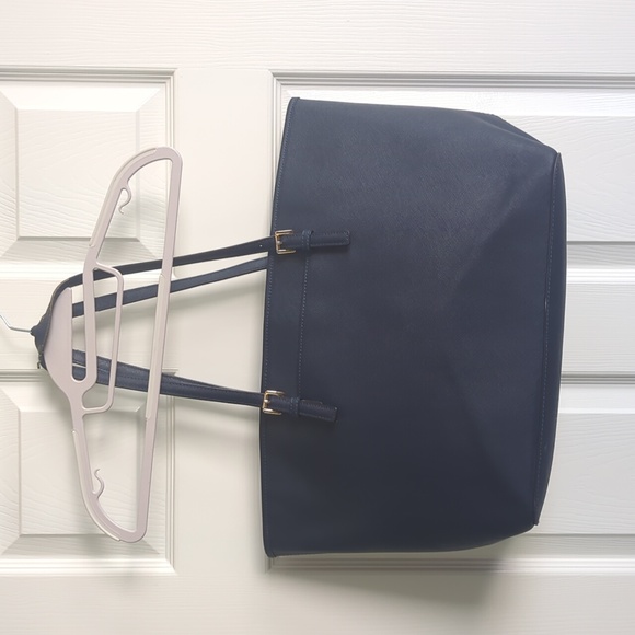 Michael Kors Jet Set Tote - Picture 3 of 12